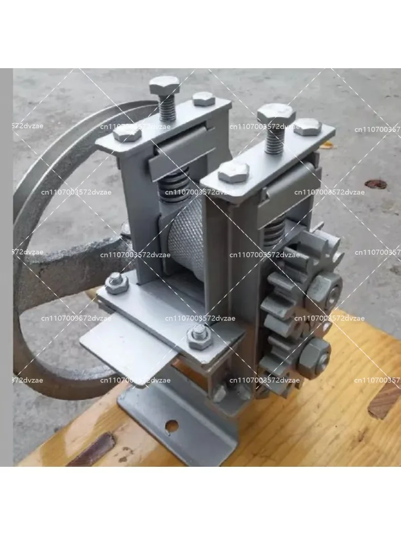 

Bamboo Strip Making Machine Manual Hand-Cranking Chip Separator Opener for Bamboo Processing