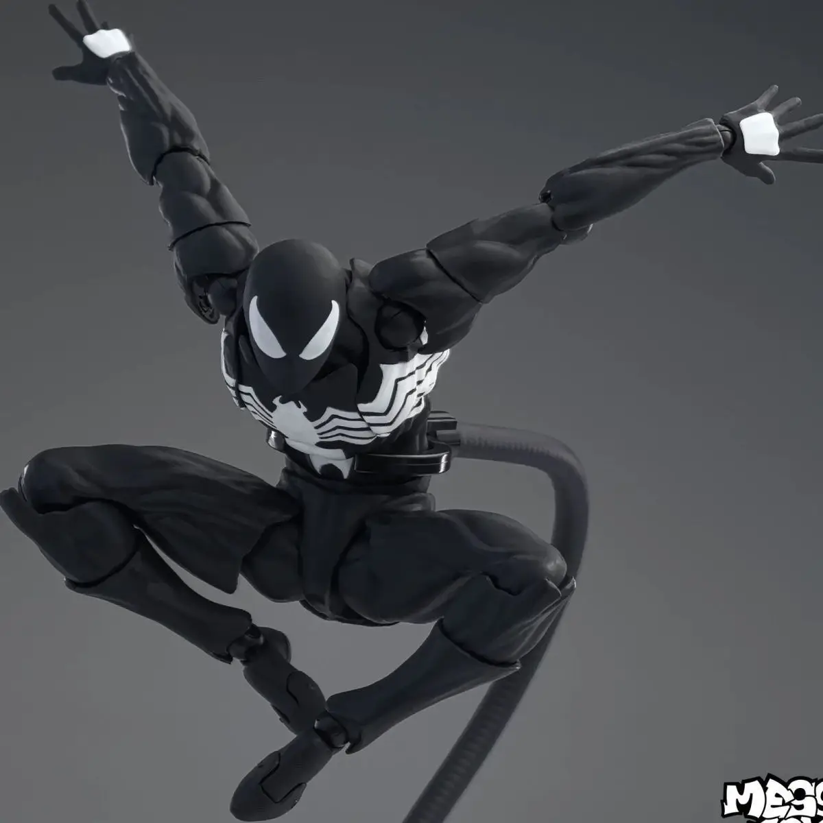 MESS TOYS Black Neighbor Symbiosis Spider-Man Anime Figura Black Venom Battle Clothes Modello congiunto Desk Decor Collection Toy Gift