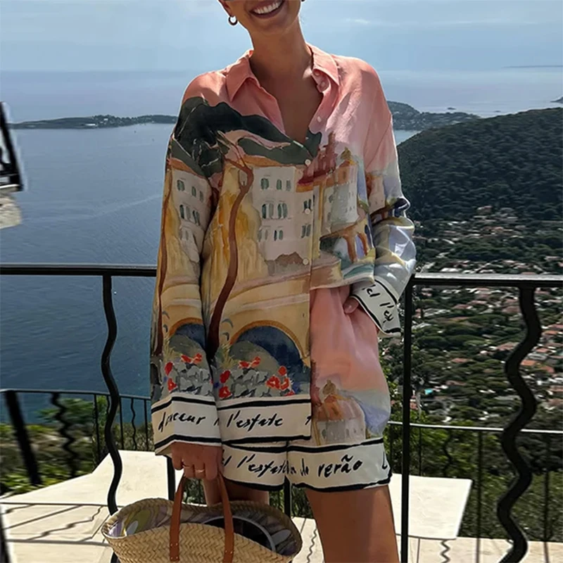 

Повседневный праздничный комплект из двух предметов с узором и принтом, модная женская рубашка с длинными рукавами и лацканами + шорты, пляжный наряд, новый летний свободный костюм