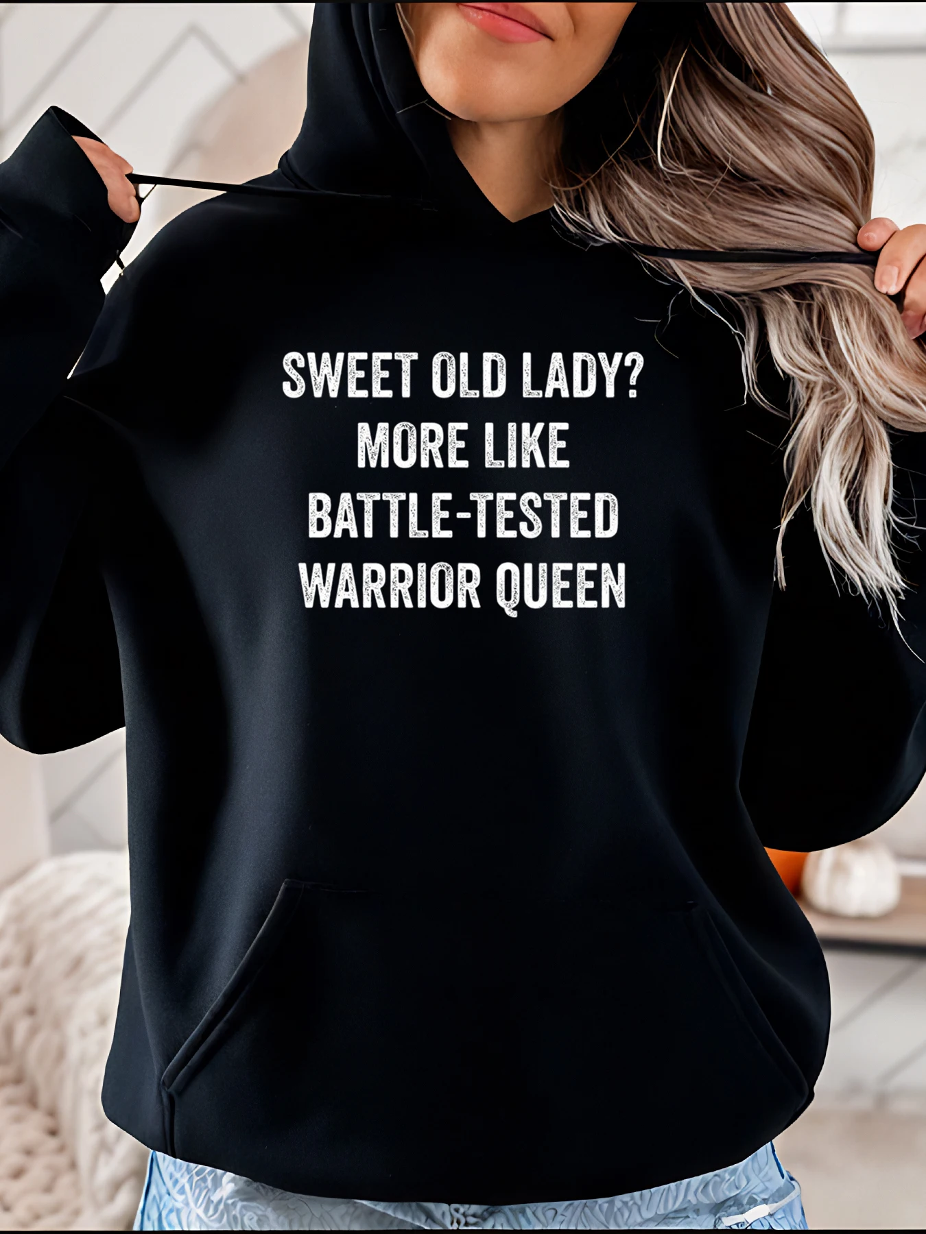 

Женская черная толстовка с капюшоном Sweet Old Lady, повседневная толстовка с принтом королевы воина для женщин, модная уличная одежда