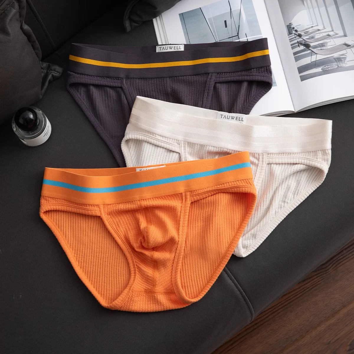 

Simple solid color fashion new cross-border men's briefs low waist solid color men's small underwear 24103