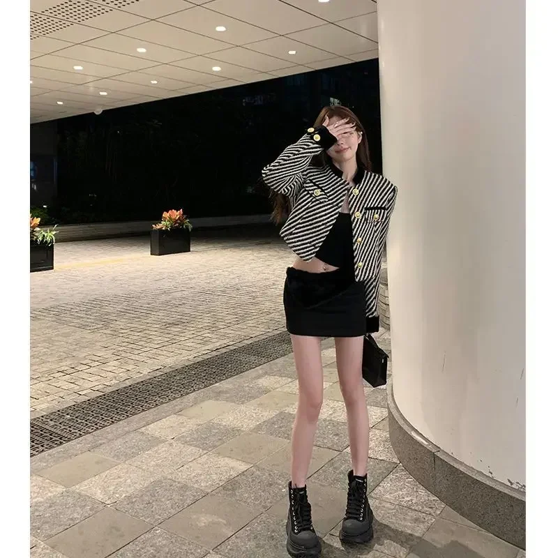 High-end temperament Socialite Leeftijdsverlagende gestreepte casual top Nieuw dun en kort jack