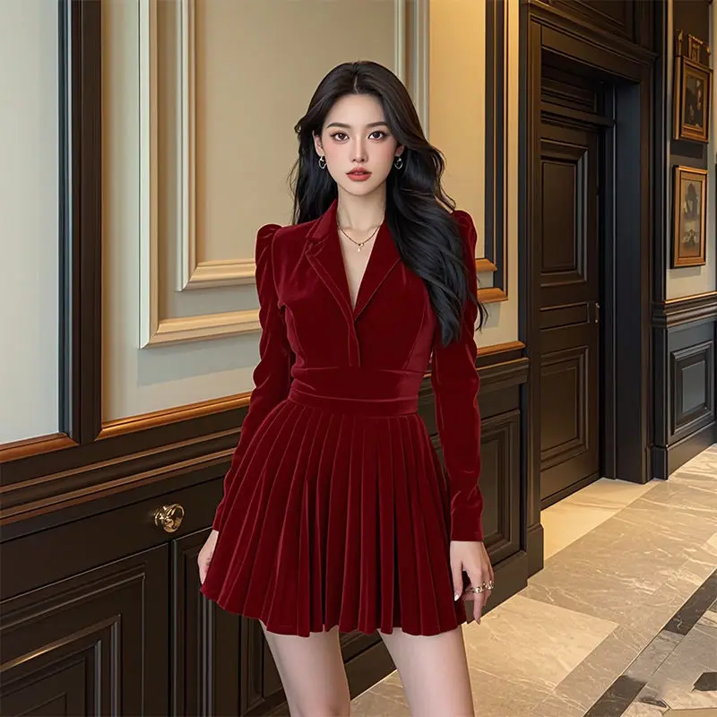 

2025 Spring Fall Designer Women High Waisted Wine Red Velvet Dress , Woman Elegant Slim Pleated Above Knee Velour Dresses