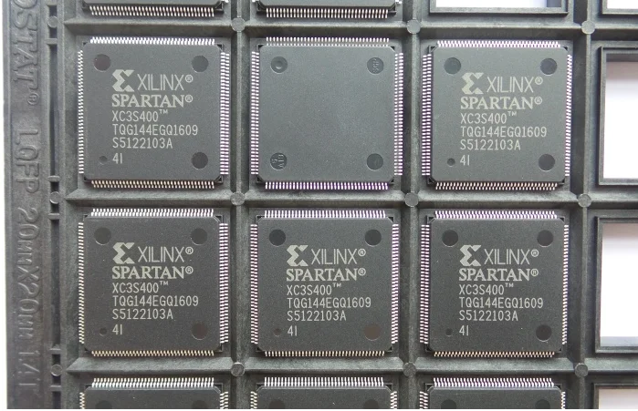 

1~10pcs/lot XC3S400-4TQG144C XC3S400-4TQG144I XC3S400-4TQ144C/I QFP-144 100% Brand New Original