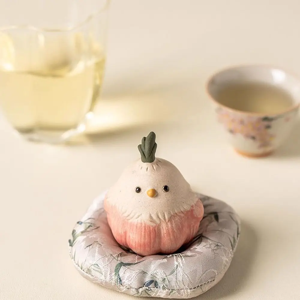 Creative Garlic Bird Tea Pet Resin Cute Garlic Bird Tea Figurine Fun Small Garlic Bird Handmade Decoration Tea Table Decoration