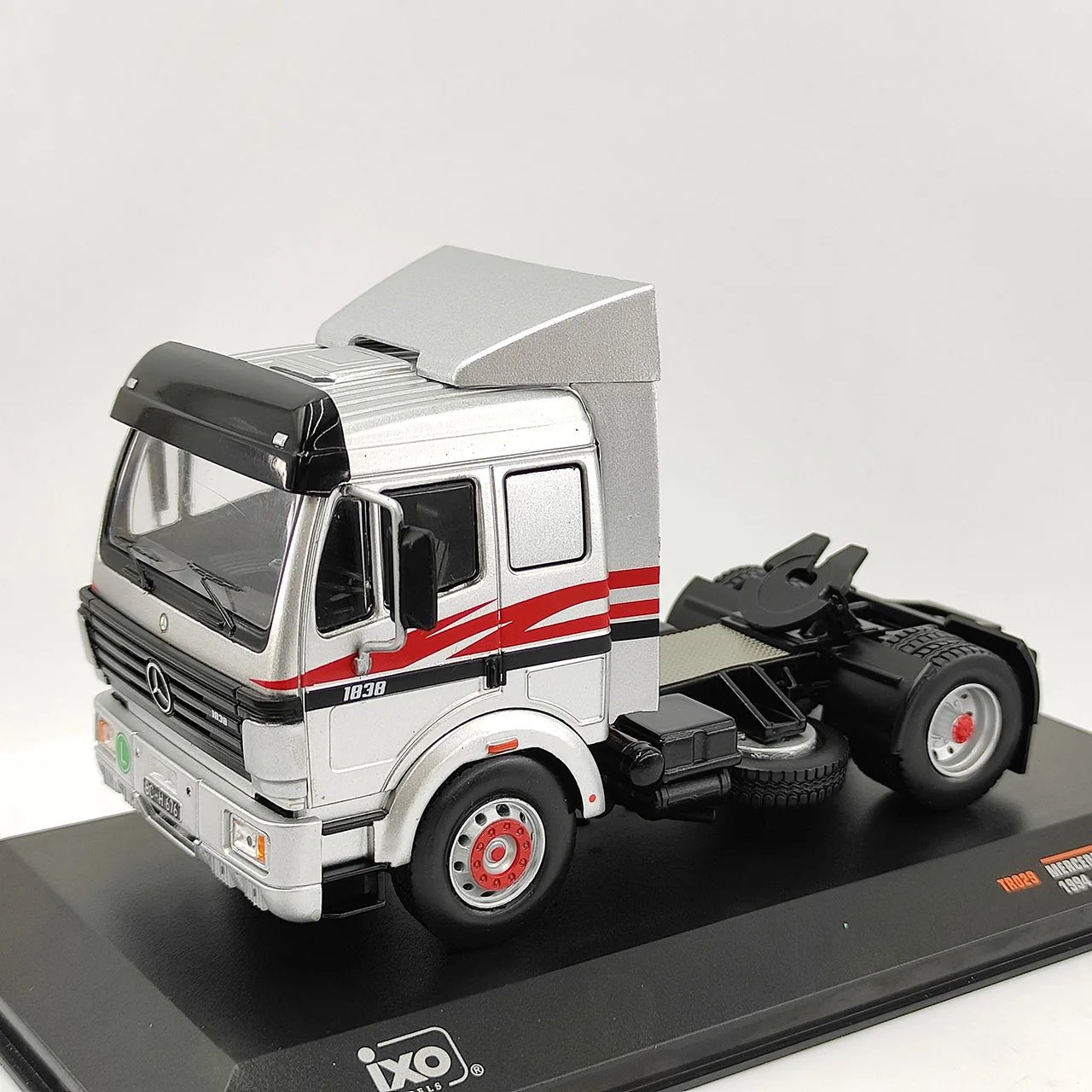 دييكاست IXO 1:43 مقياس بنز SK II 1938 1997 شاحنة رئيس سبيكة سيارة نموذج تحصيل لعبة هدية تذكارية عرض حلية