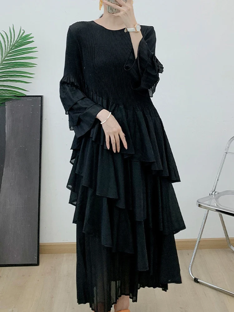 LANMREM Irregular Ruffles Pleated Dress For Women Fashion Long Sleeves Solid Color Dresses Evening Party 2024 New 2DA3391