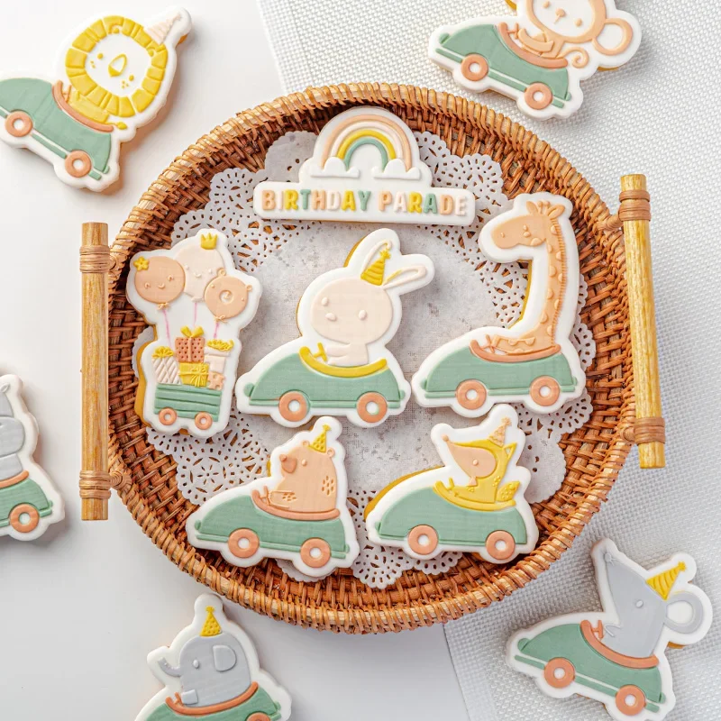 Cartoon Animal Birthday Parade Fondant Biscuit Embossing Die Giraffe Acrylic Icing Cookie Mould Party Dessert Cake Baking Tools