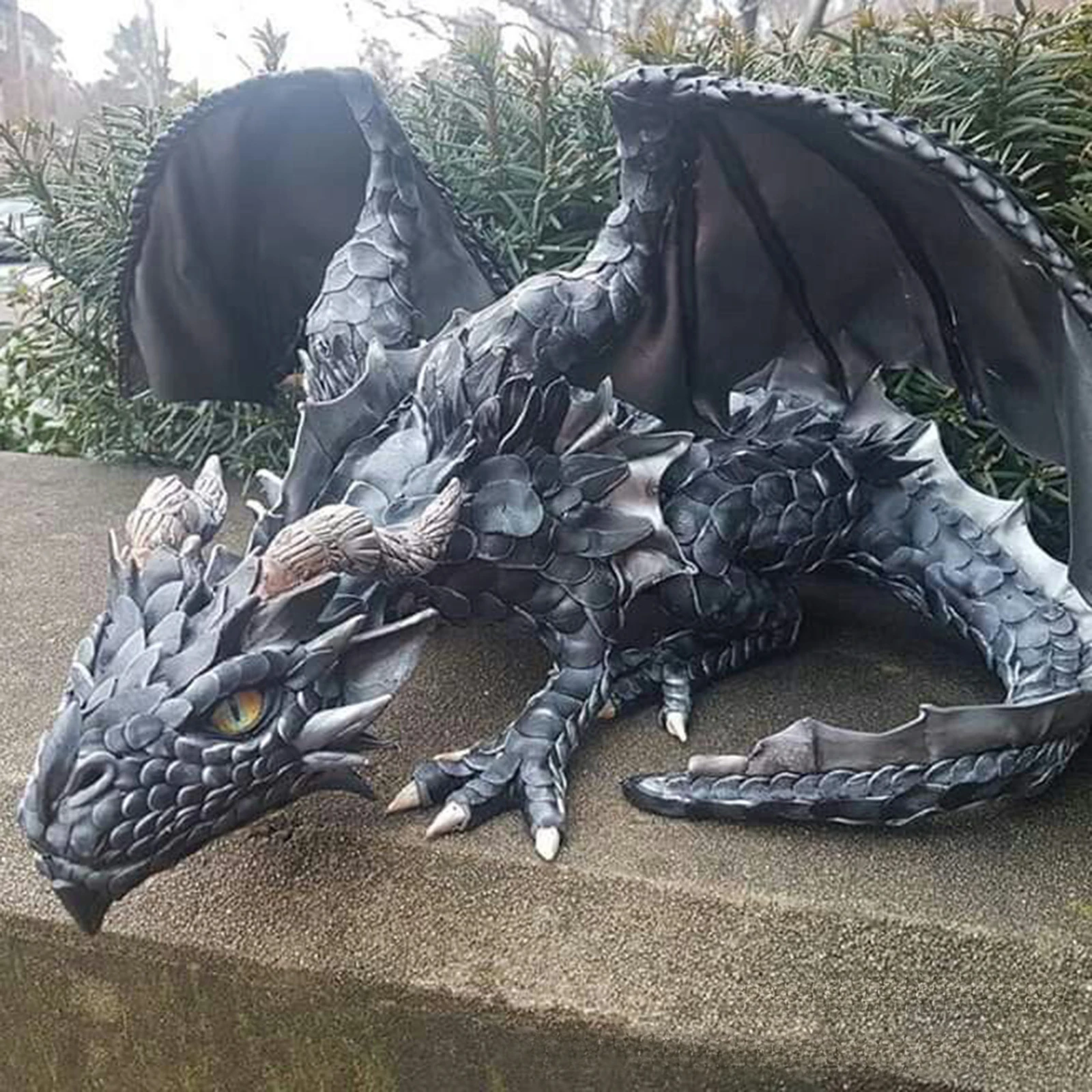 Garden Big Squatting Dragon Sculpture Guardian Statue Garden Dragon Sculpture Halloween Outdoor Gothic Decor and Home Decoration