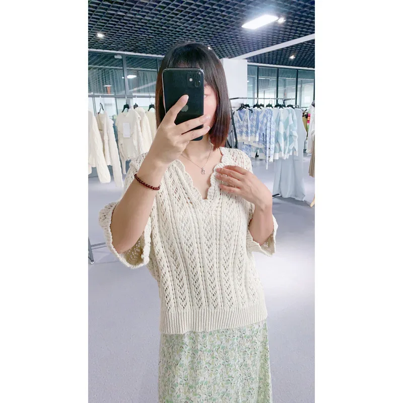 

2024 Hook Flower Hollowed Out Short Sleeved Shirt For Women In Spring And Summer V-neck Pullover Knitted Top/production кофта же