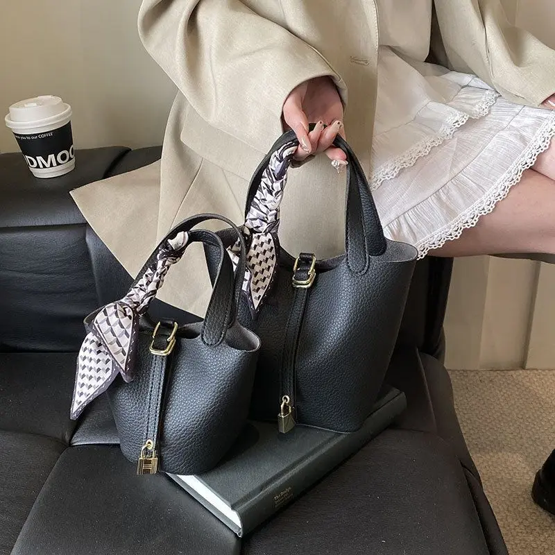Litchi Pattern Basket Bag Shoulder Crossbody Simple Casual Small Popular Handheld Water Bucket Bag 2026 New Style Daily Use