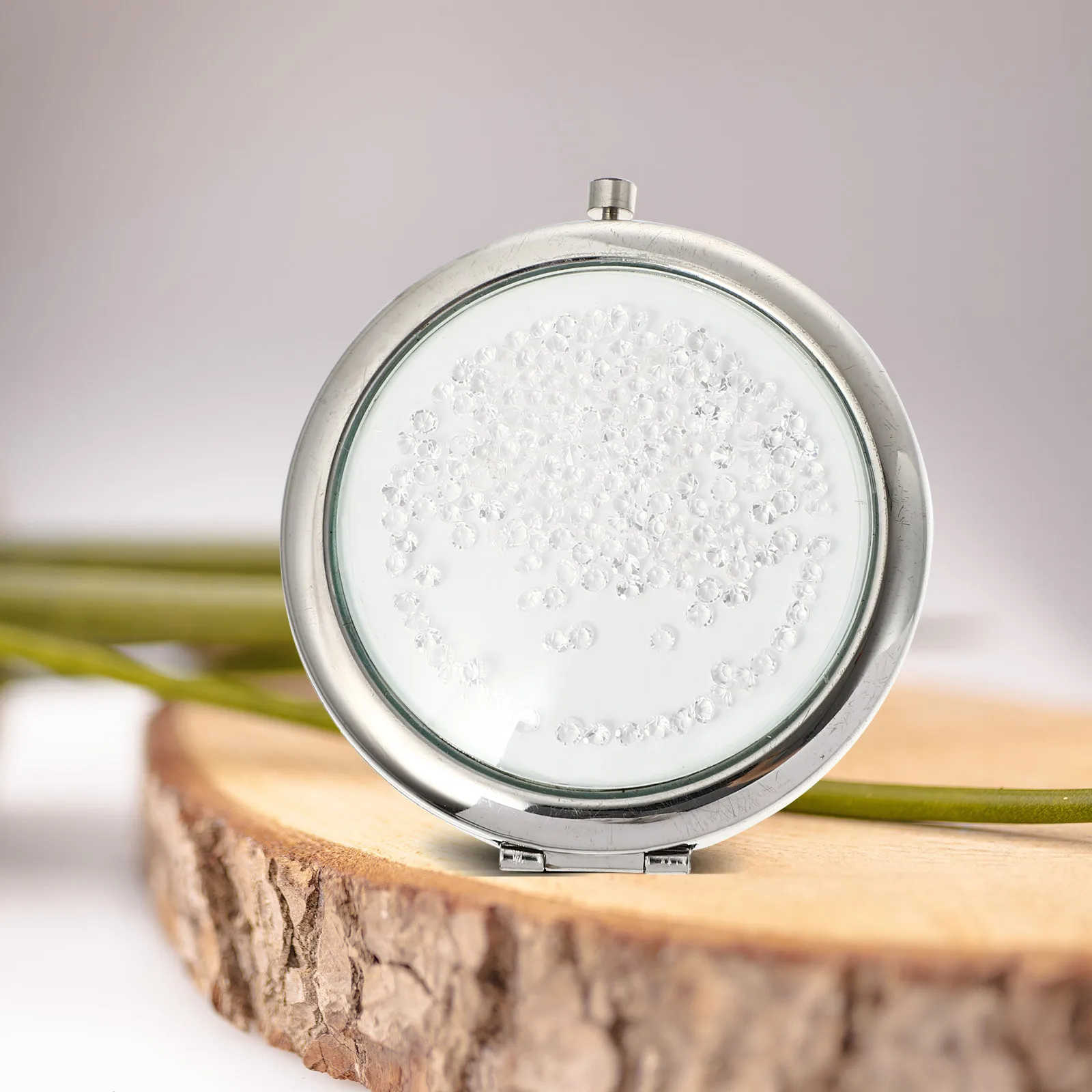 Metalowe składane okrągłe dwustronne lusterko do makijażu Przenośne mini małe kompaktowe lusterko podróżne Akcesorium do makijażu Artykuł na zewnątrz