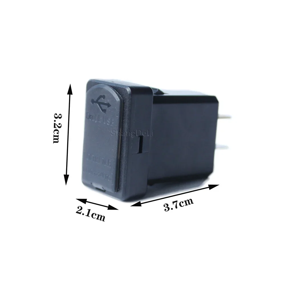 Car Charger Dual USB Interface Socket with Voltage Display For Mitsubishi Outlander 3 Xpander Mirage Eclipse Cross asx 2018 2019 image 2