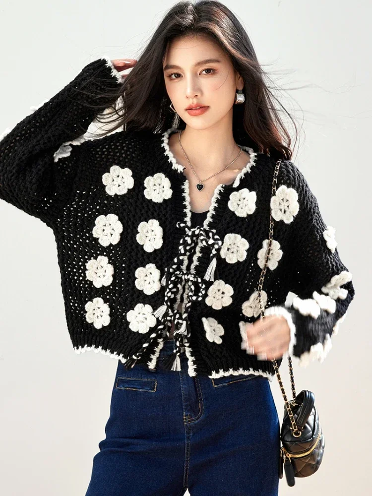 French Vintage 3D Flower Crocheted Knitted Cardigan Women\'s Black White New Round Neck Lace-up Sweet Long-sleeved Sweater Female