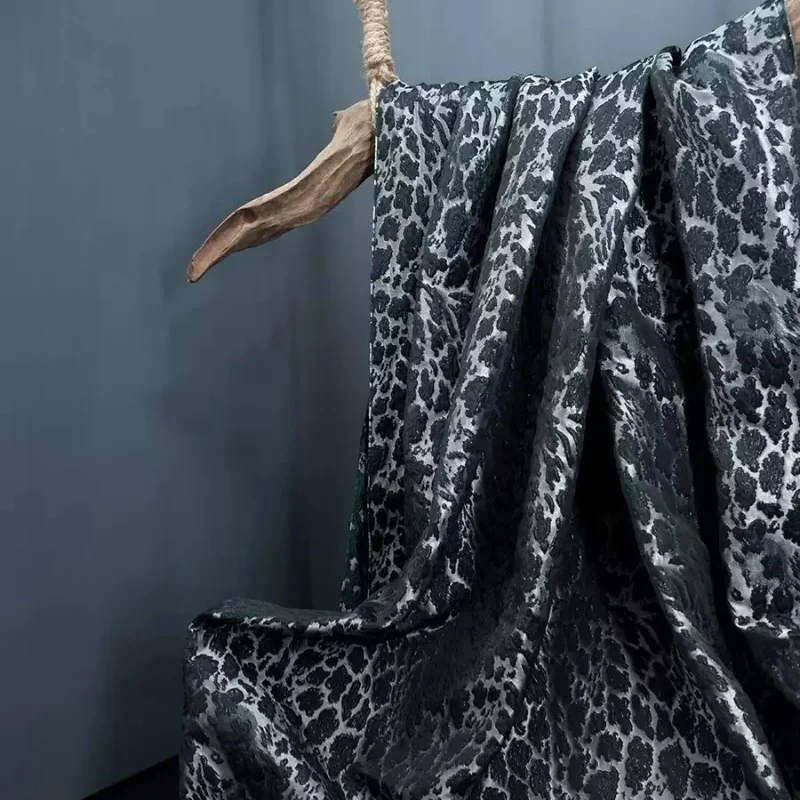 レリーフレオパード柄不規則三次元テクスチャジャカード織り素材diyコートドレスバッグ衣類生地