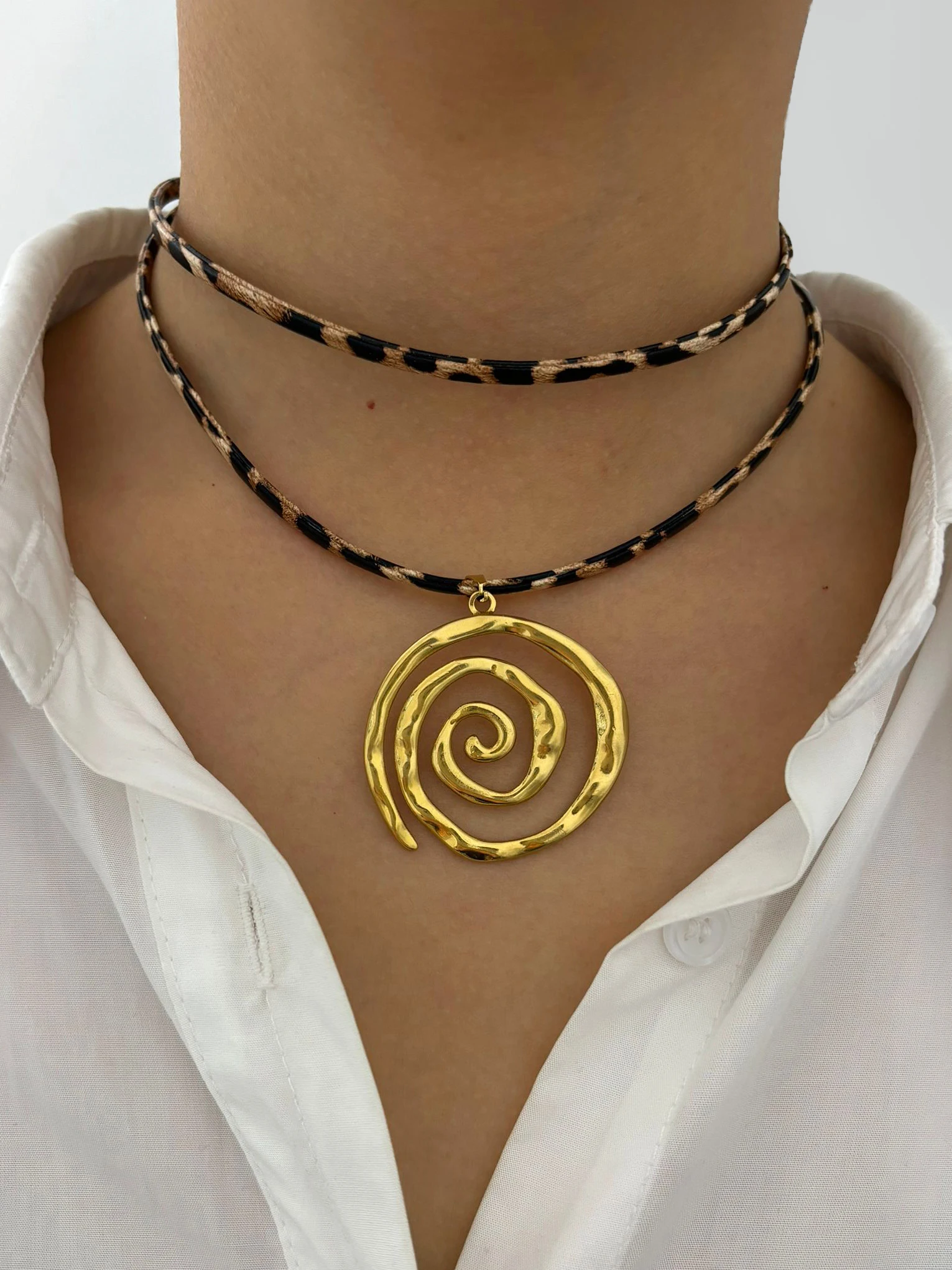 Peri'sbox Waterproof Vintage Geometric Spiral Pendant Adjustable Leopard Print Leather Rope Long Necklace Women Hip-Hop Jewelry