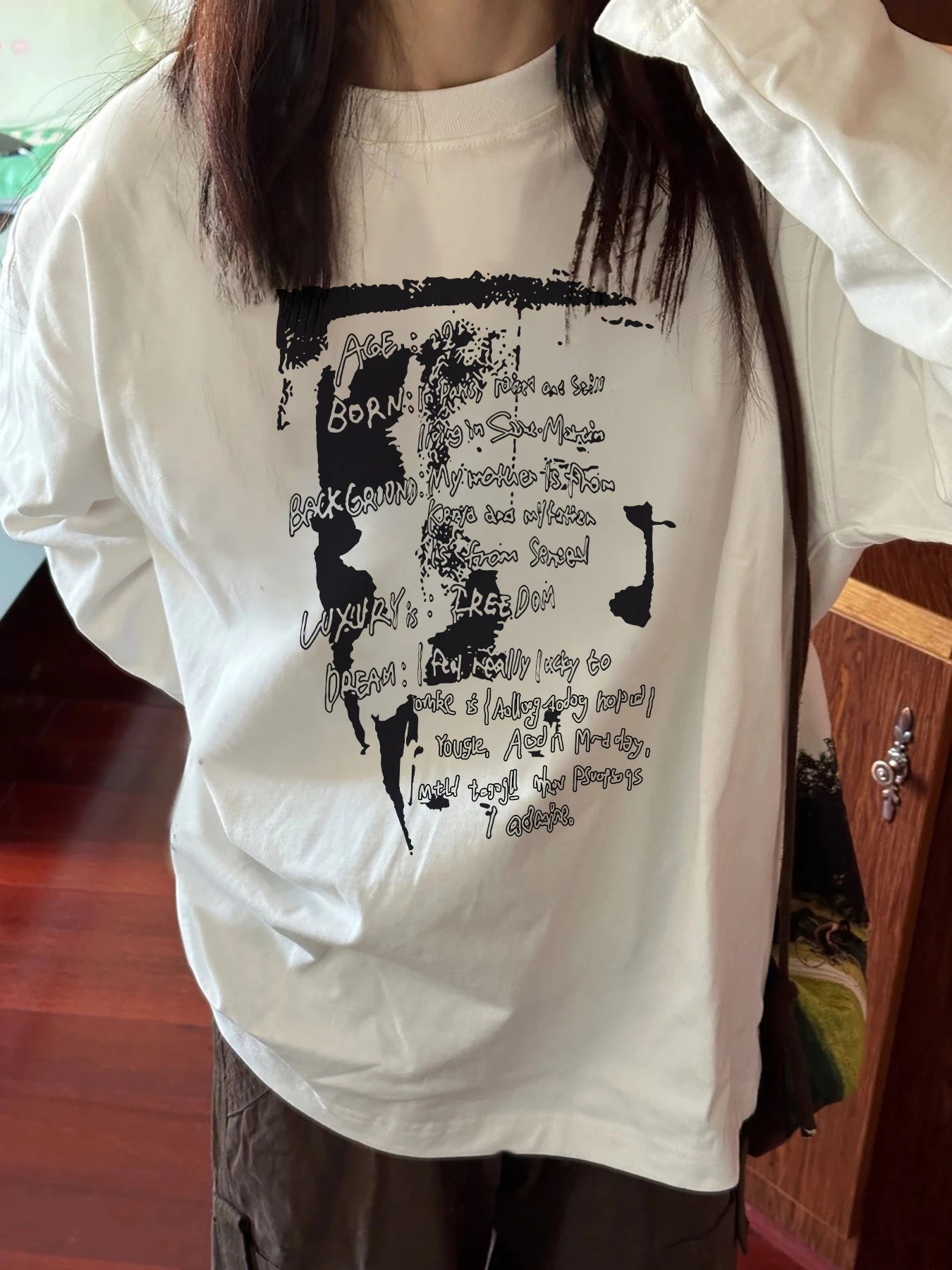 Y2K Trend Art Cool Patterned Long Sleeve T-Shirt for Women, Autumn and Winter Fashion Design, Loose Stylish Top
