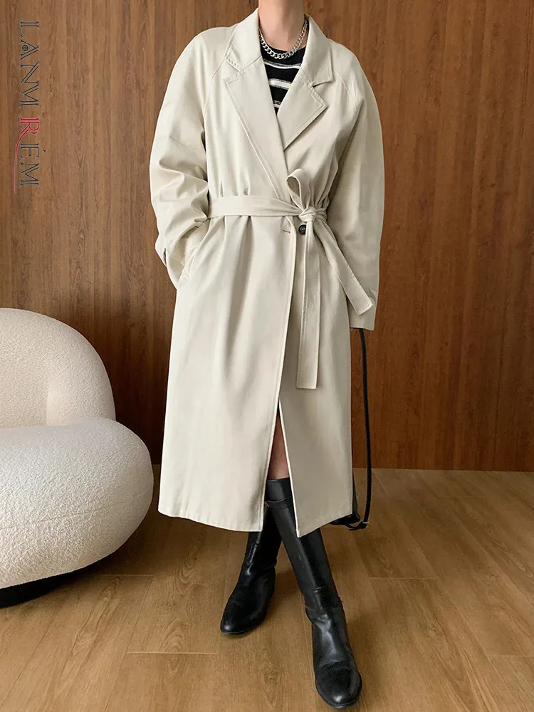 

[LANMREM] Fashion Long Trench For Women Notched Belt Gathered Waist Office Lady Windbreaker 2025 Spring New Coat 26D9820