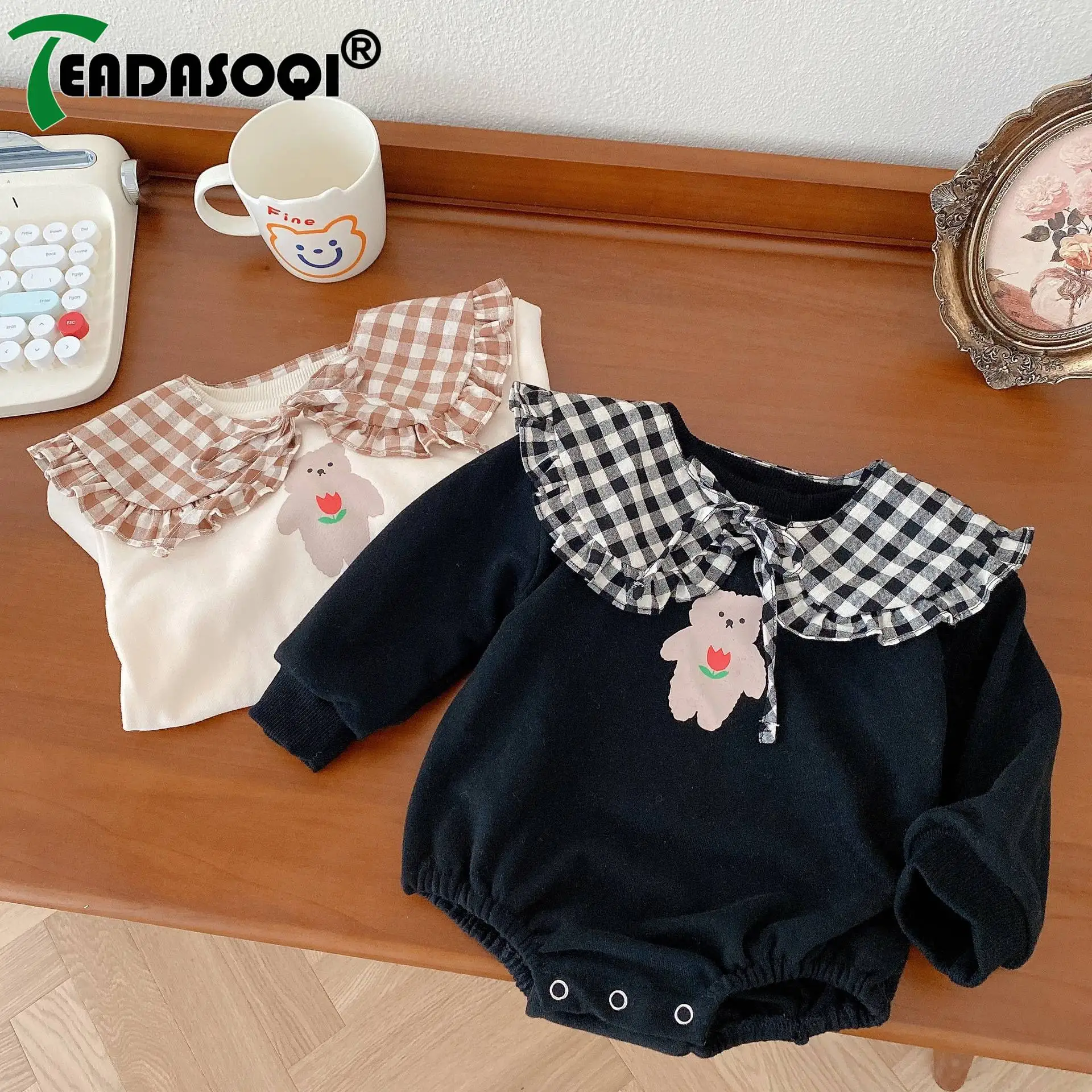 

Cute Bear Print Jumpsuit for Newborn Baby Girls Full Sleeve Infant Toddler Bodysuit Matching Plaid Bib Autumn 0-24M 2pcs Set