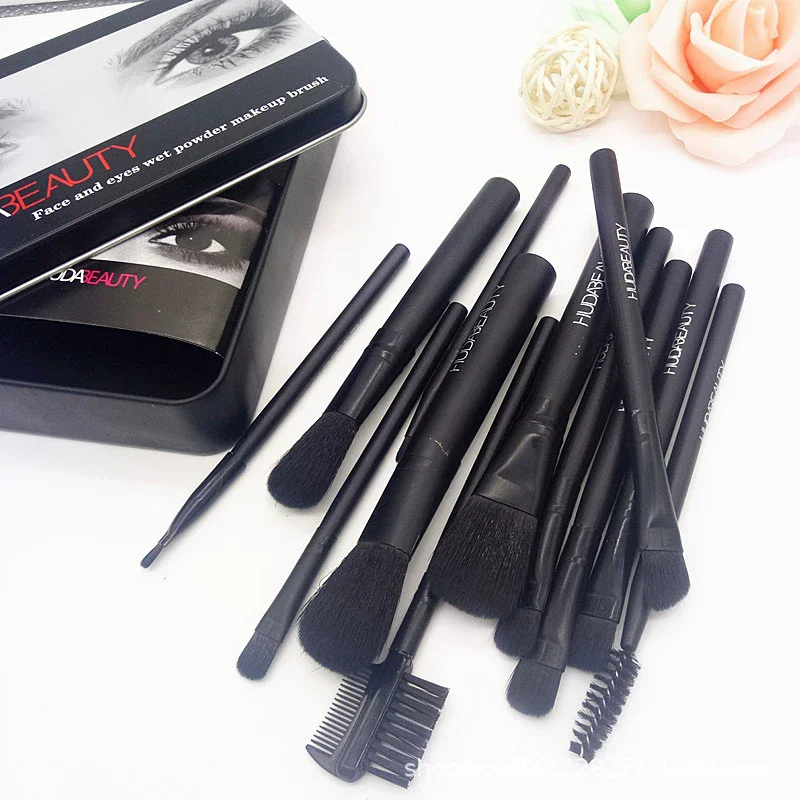 12 Uds. Brocha de maquillaje de belleza negra, caja de Metal, herramientas de maquillaje, 12 Uds., un estuche, brocha suave para colorete, cepillo facial de moda para el cabello de fibra suave