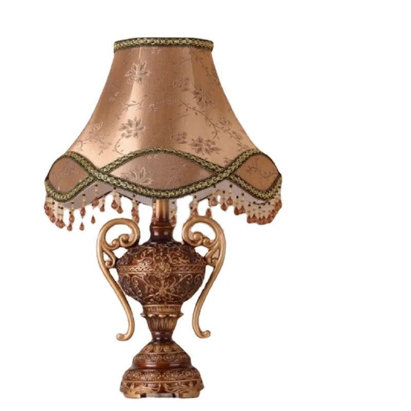 

European desk lamp, bedroom bedside lamp princess pastoral, creative American style, bedside wedding room decorative desk lamp