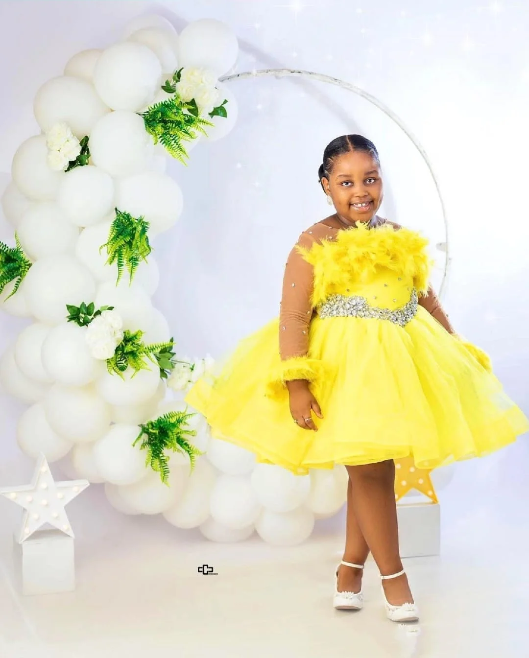 Yellow Feather Girls Birthday Party Dress Customized Flower Girl Dresses Long Sleeve Princess Queen Ball Gown for Photoshoot