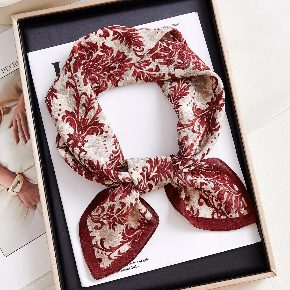 high-end-silk-scarf-for-women-versatile-faionable-square-scarf-gift-bag-paaging-silk-true-silk-decorative-accory