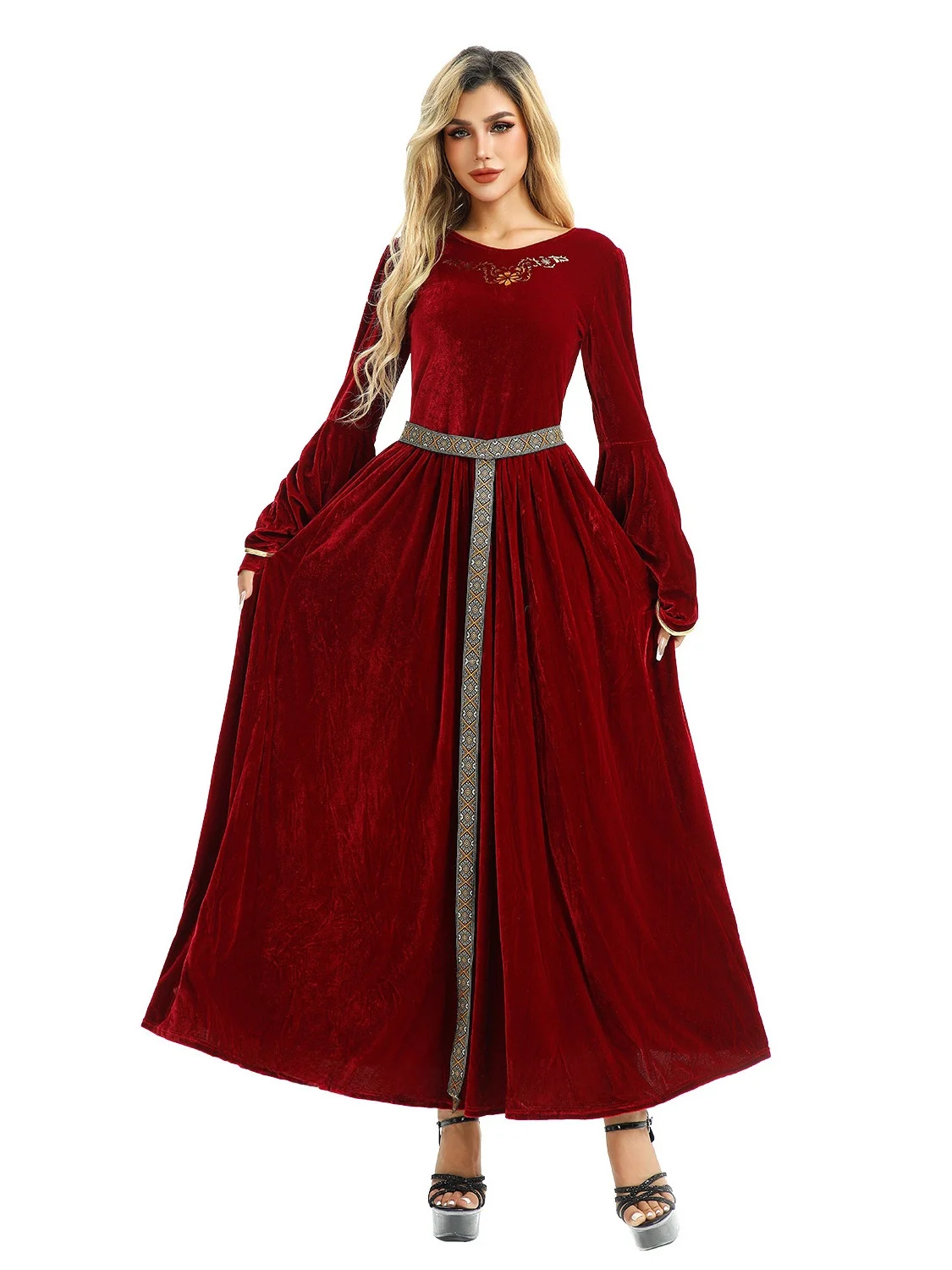 

Renaissance Farmhouse Civilian Dress Halloween Costume Medieval Period Fashion Chinese Production Spring Season Ladies Wear