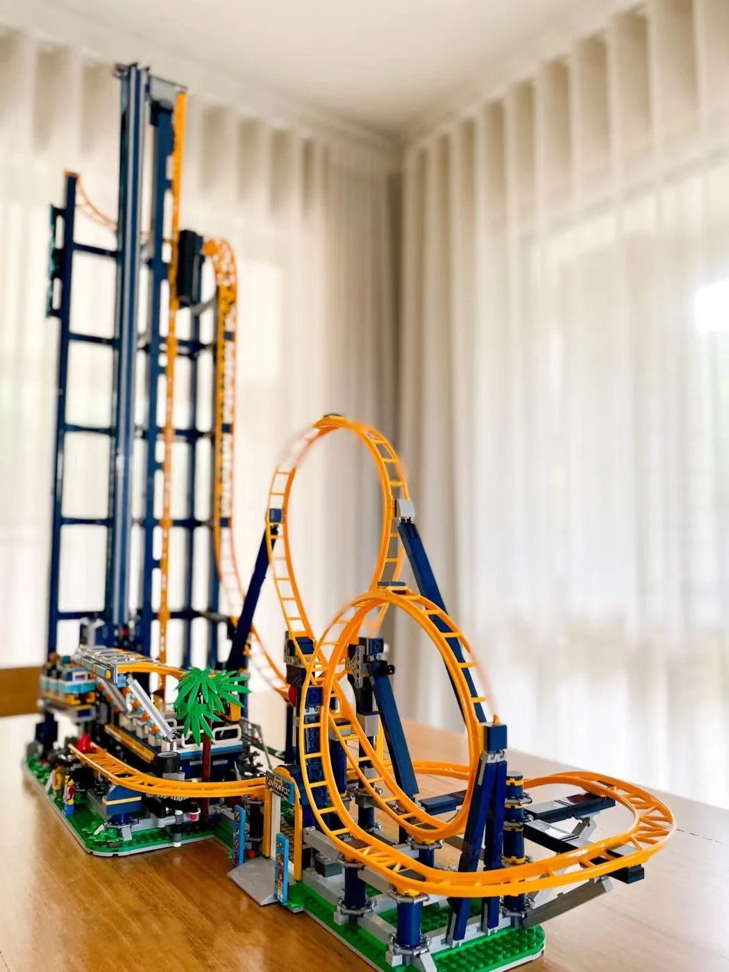 

3756 шт. Fairground парк развлечений американские горки Loop Coaster 10303 строительная сборка головоломка модель коллекция подарки на день рождения