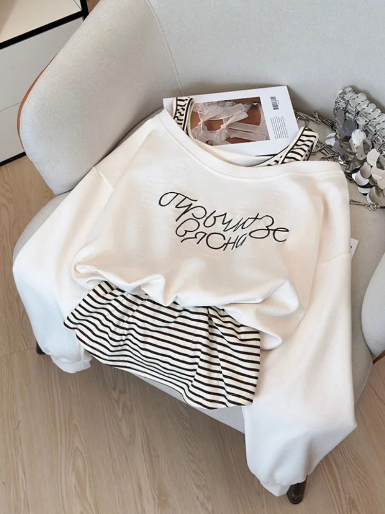 

Женский свитшот с длинными рукавами и вышитыми буквами, весенне-осенний, свободный, стройнящий, в корейском стиле, с полосками, имитация двухслойности