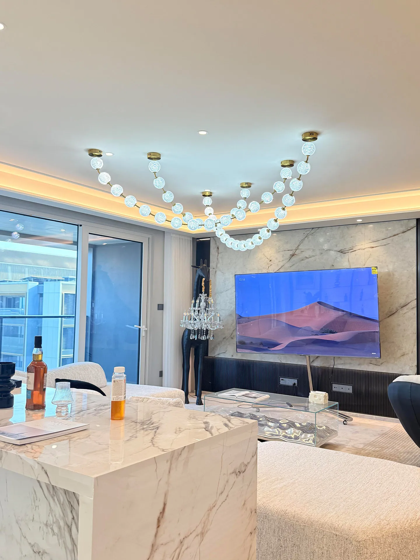 2026 Trendy Pearl Necklace Dimmable LED Chrome Gold Chandelier Staircase Long Straps Suspension Luminaire Lampen For Living Room