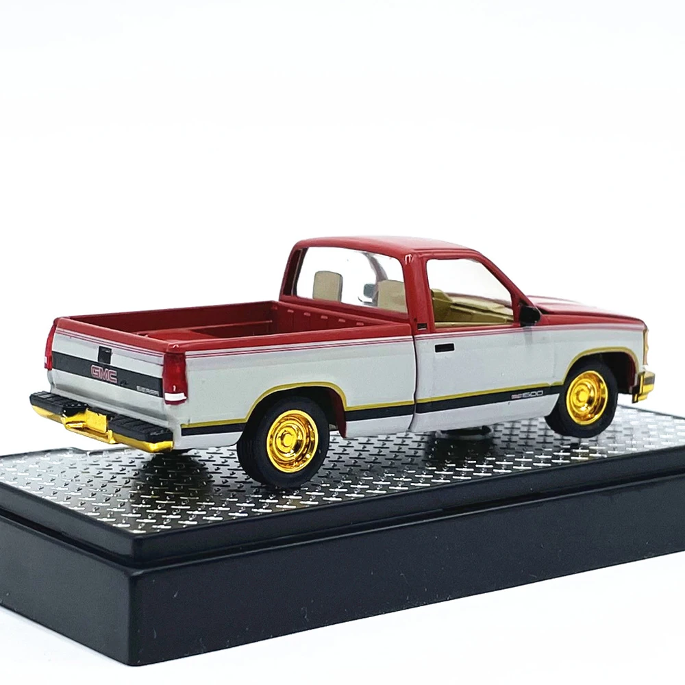 M2 MACHINES 1/64 1988 GMC Sierra 1500 Pickup Truck Die-cast alloy car model collection display child gift