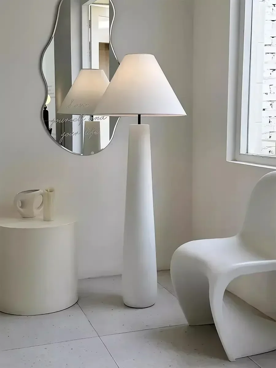 Luxury Nordic Creative Simple Standing Lamp Italian Mushroom Floor Lamp Living Room Bedroom Floor Lamp Designer Sample Room