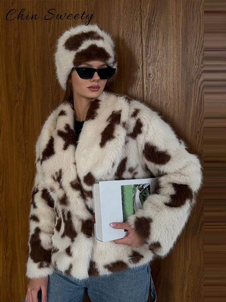 معاطف نسائية أنيقة مطبوعة من الفرو الصناعي سترة فضفاضة بأكمام طويلة وجيوب سترة سميكة لخريف وشتاء 2025 ملابس خارجية فاخرة دافئة للسيدات
