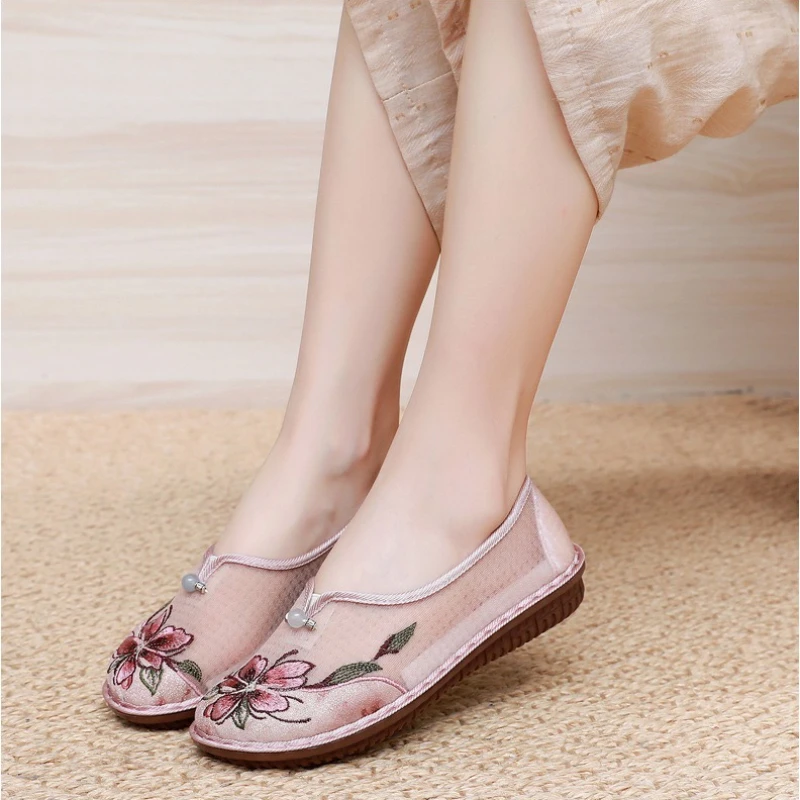 

Women's Cloth Shoes Summer Casual Sneakers Breathable Ethnic Style Embroidered Shoes