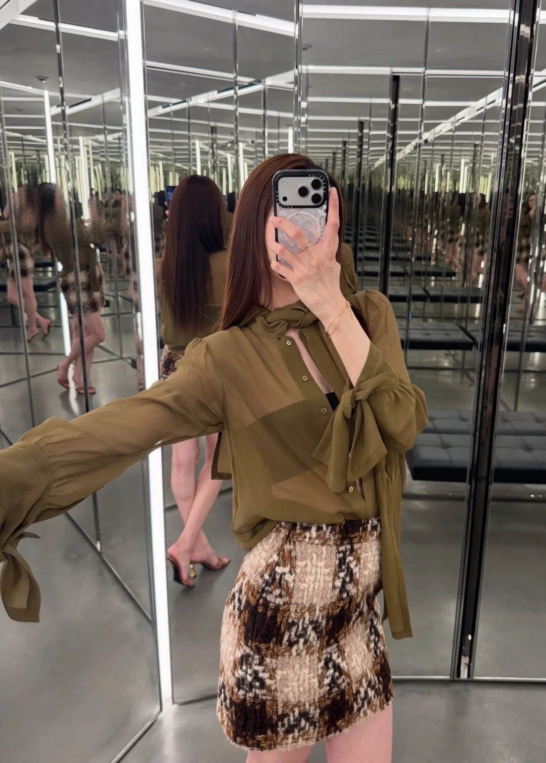 Lady's sheer chiffon blouse - long-sleeved shirt with flowing ribbons and bow at the neckline, 2026 autumn new style