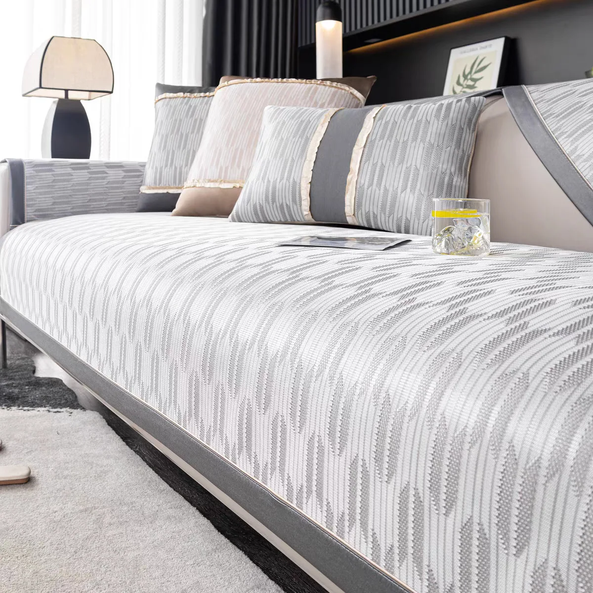 Neues Sommer-Kühlsofa-Kissen Einfarbiger Geometrischer Druck Sofabezug für Wohnzimmer Staubdicht Rutschfest Armlehnen-Handtuch