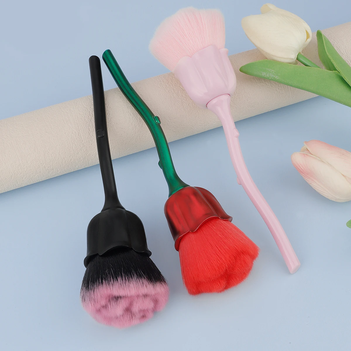 فرشاة بودرة سائبة باللون الوردي، شعر ناعم واحد مطلي بمقبض مطلي، فرشاة مكياج على شكل زهرة، فرشاة غبار الأظافر، فرشاة أحمر الخدود على شكل زهرة