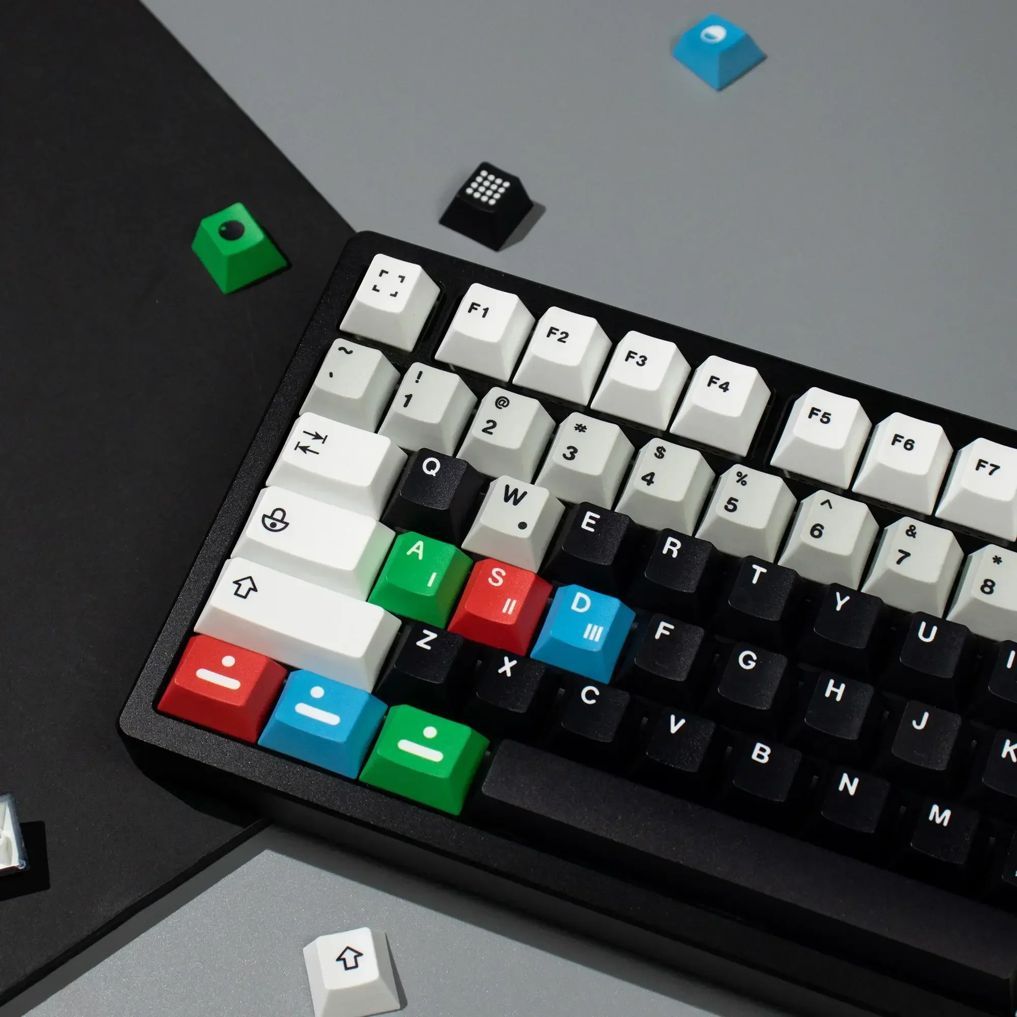 

Resonance heterochromatic keycaps full set of PBT sublimation original magnetic axis mechanical keyboard