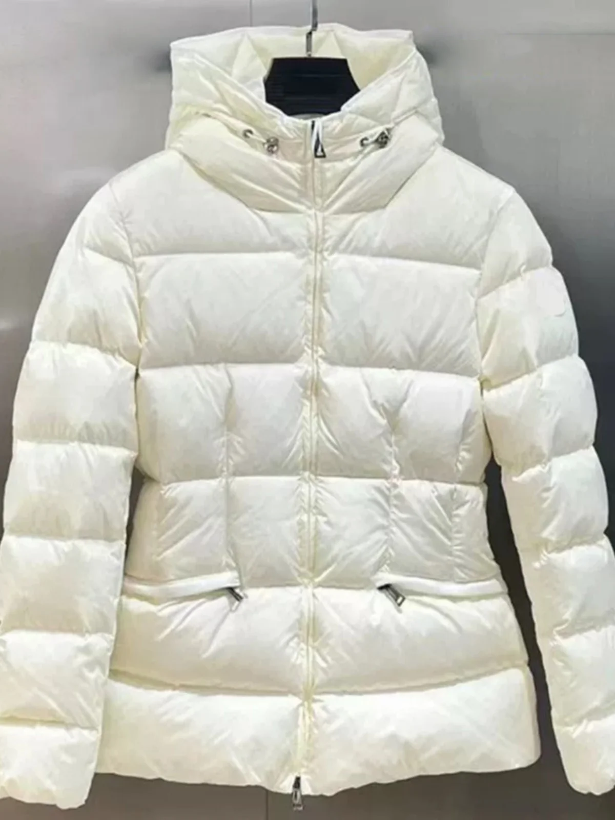 

British Style High Quality Pure Color Waist-Cinching Hooded Versatile down Jacket Outerwear for Women Autumn Winter New Arrival