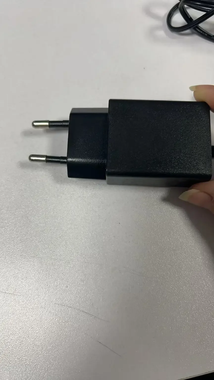 

Вилка питания для нашей 10,1-дюймовой цифровой фоторамки WIFI