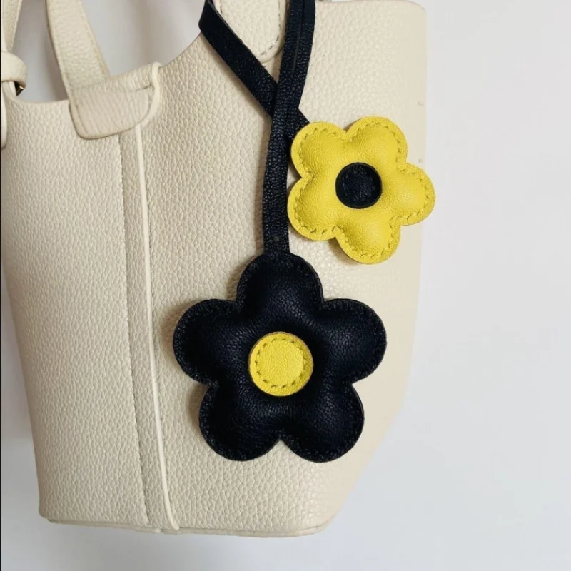 

Handmade Cherry Blossom Flowers Leather Splicing Bags Keyring Croissant Pendant Clothing Diy Accessories Cute Decoration Gifts