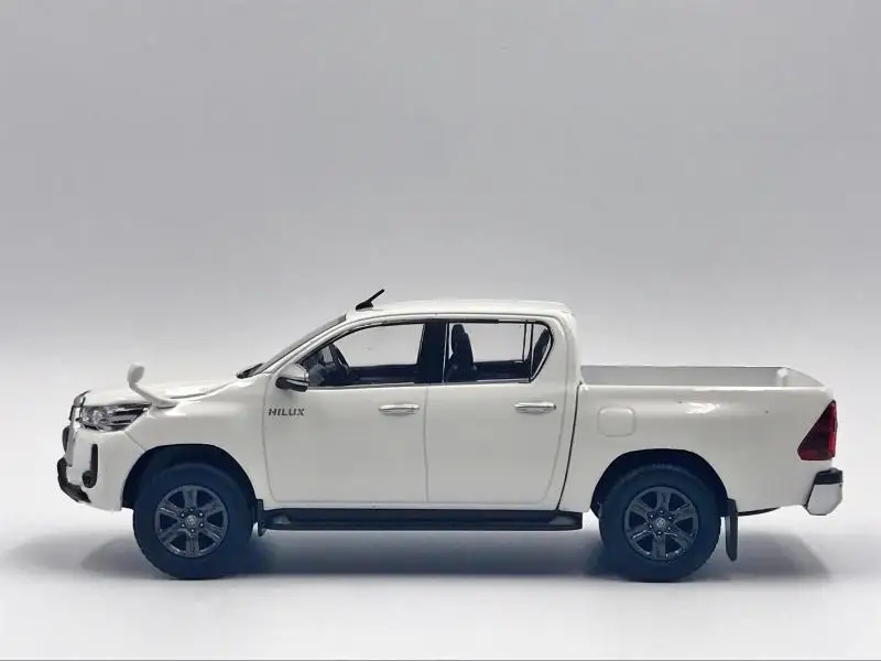 Original Factory 1:30 TOYOTA Hilux Pickup Sport JDM Limited Edition Metal Static Car Model Toy Gift