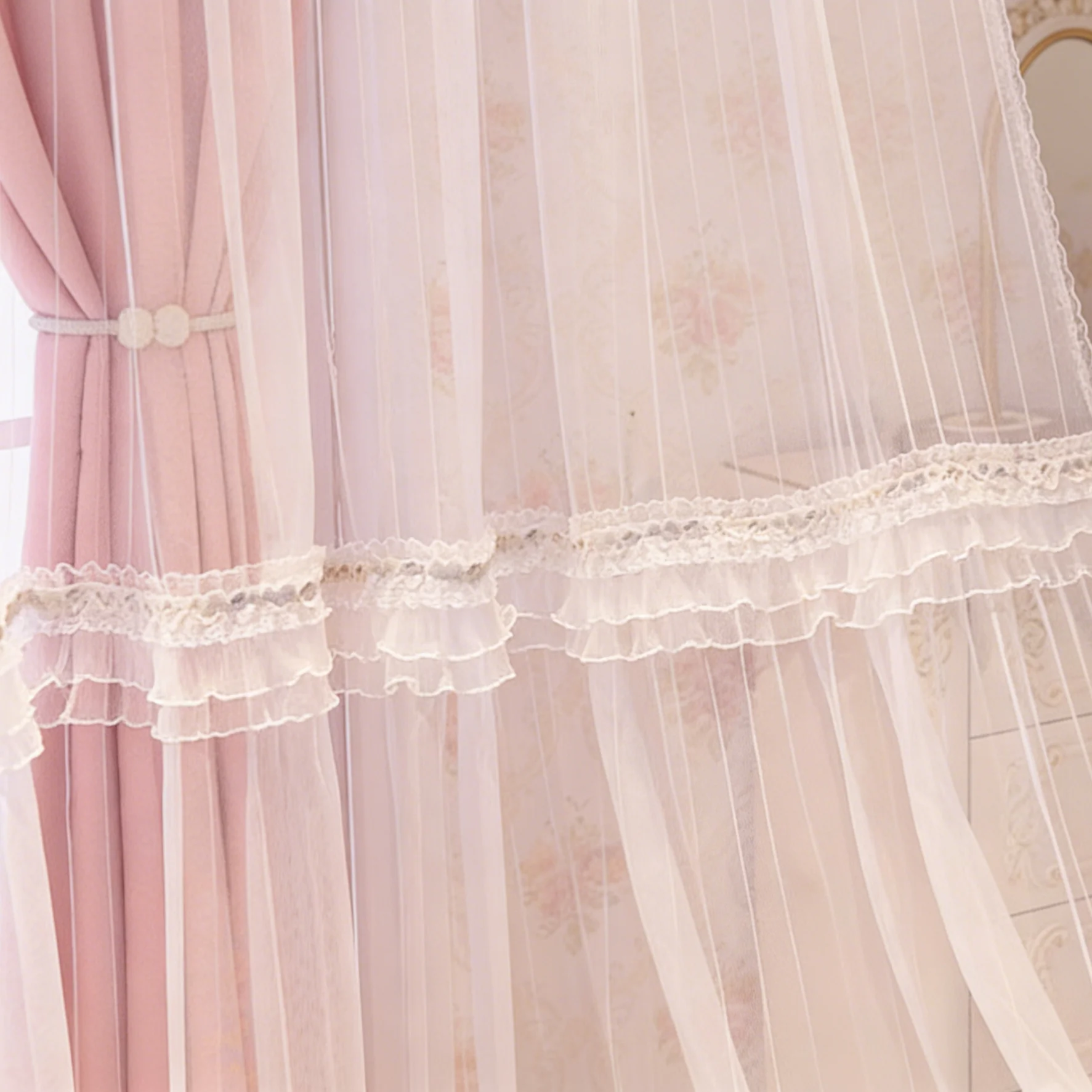 

Романтическая розово-белая двухслойная штора с бантом и кружевом, комбинированная из полупрозрачной и светонепроницаемой ткани для декора спальни в стиле принцессы