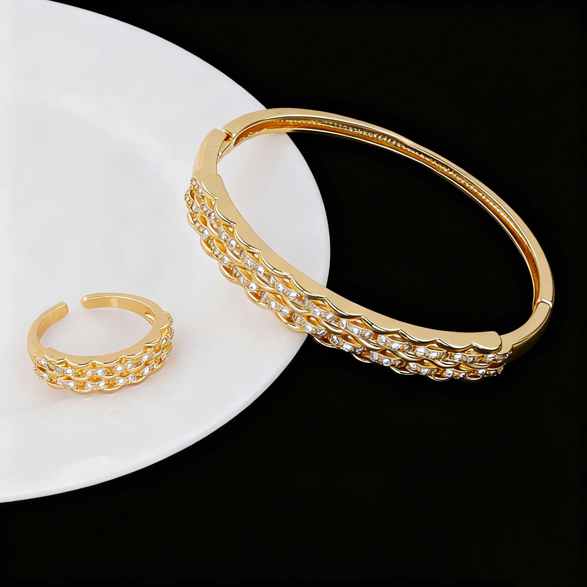 

Exquisite Zircon Gold Plated Open Bracelet Women's Luxury Fashion 24K Gold Round Spring Bracelet Women's Jewelry Wedding Party