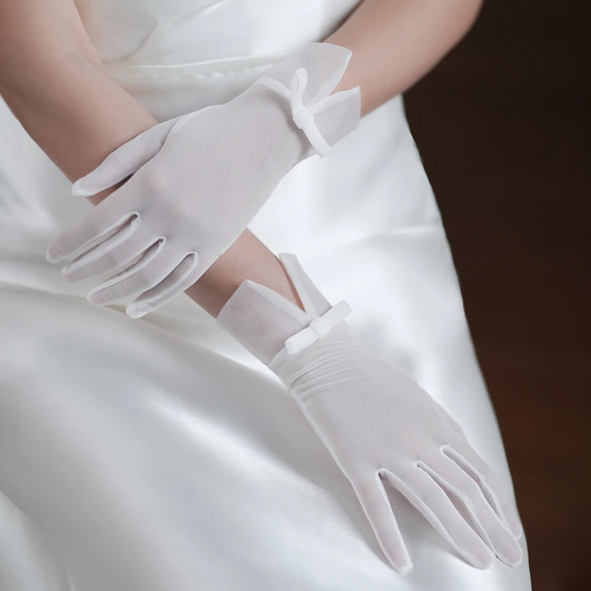 WG057 Exquisite Wedding White Bridal Gloves Elastic Mesh Bow Brides Fingertip Wrist Gloves Women Pageant Prom Handschuh