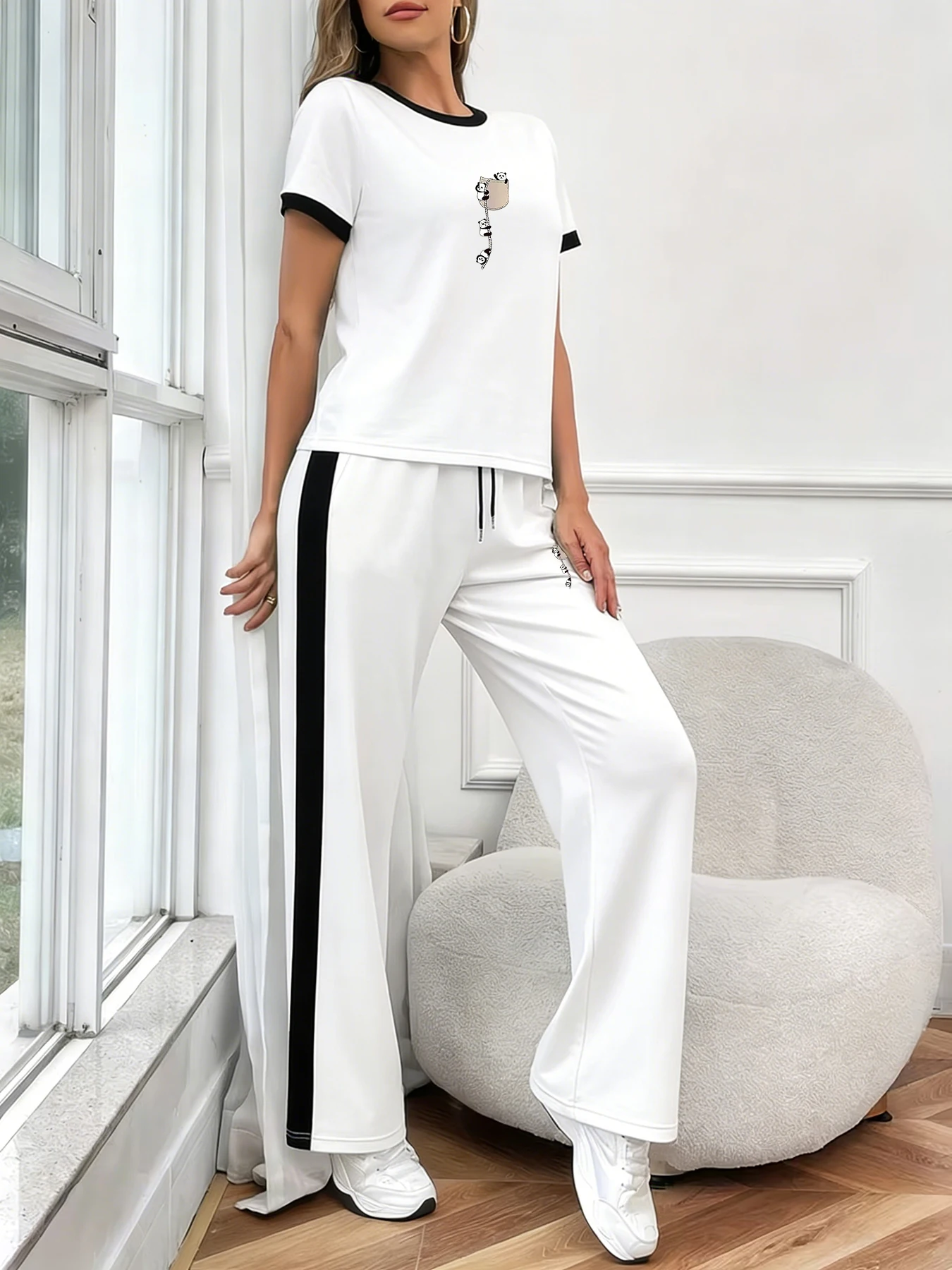 Cute Cartoon-Style Panda Print Short-Sleeve Set, Loose Fit Sweatshirt, Jogger Pants, Casual and Relaxed, Age-Reducing, Cute and Versatile, Round-Neck Straight-Leg Drawstring Pants, T-Shirt, Sweatpants, Spring and Summer Daily Commute, Campus Outing, Home Casual Women's Wear