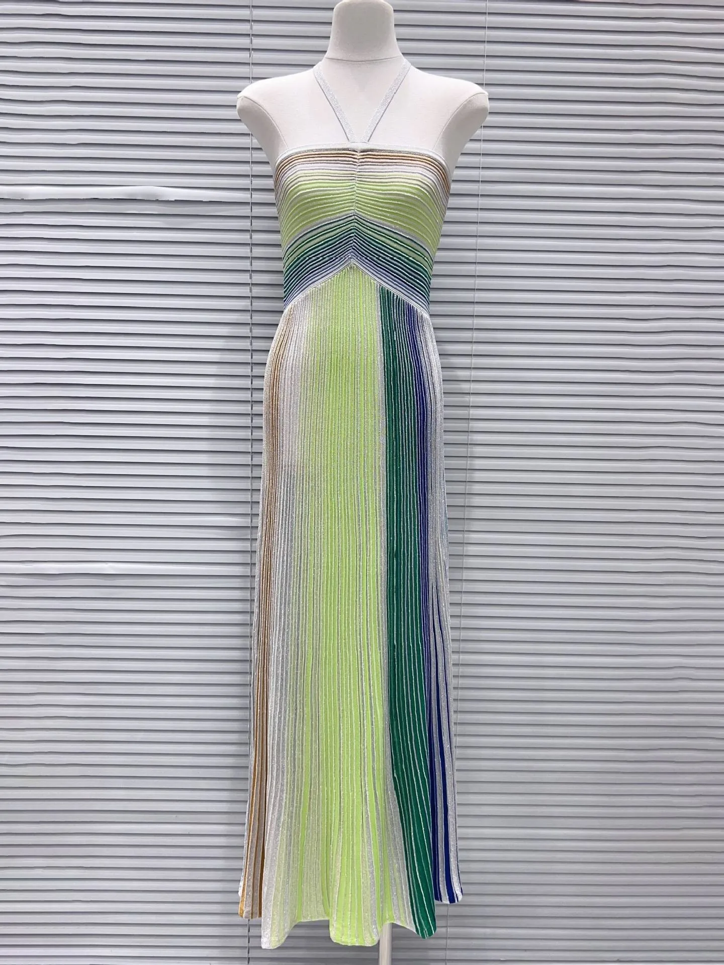 

Elegant High-Waisted Knitted Long Dress Shiny Thread Heavy-Loom Summer Casual Sleeveless Slim-Fit Gown with Shoulder Straps