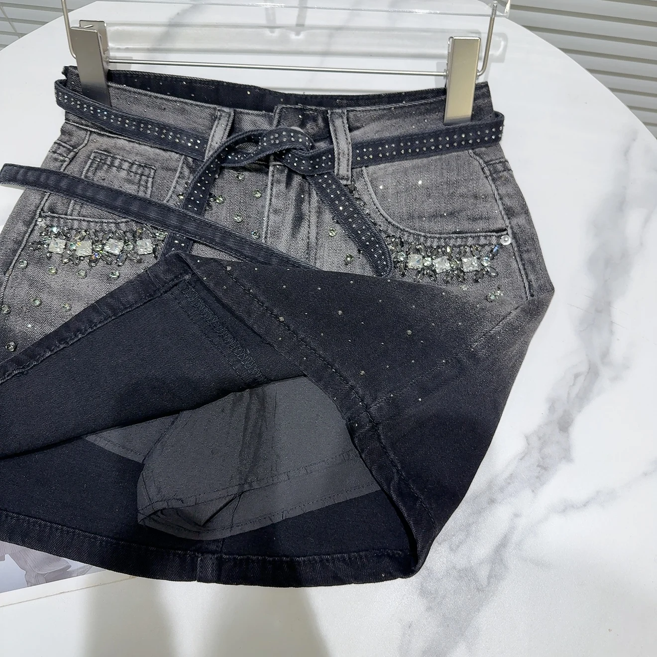 Streetwear Rhinestone Beads Straps Heavy Industry Short A Word Denim Skirt Women Summer New High Waist Slim Mini Skirt Faldas