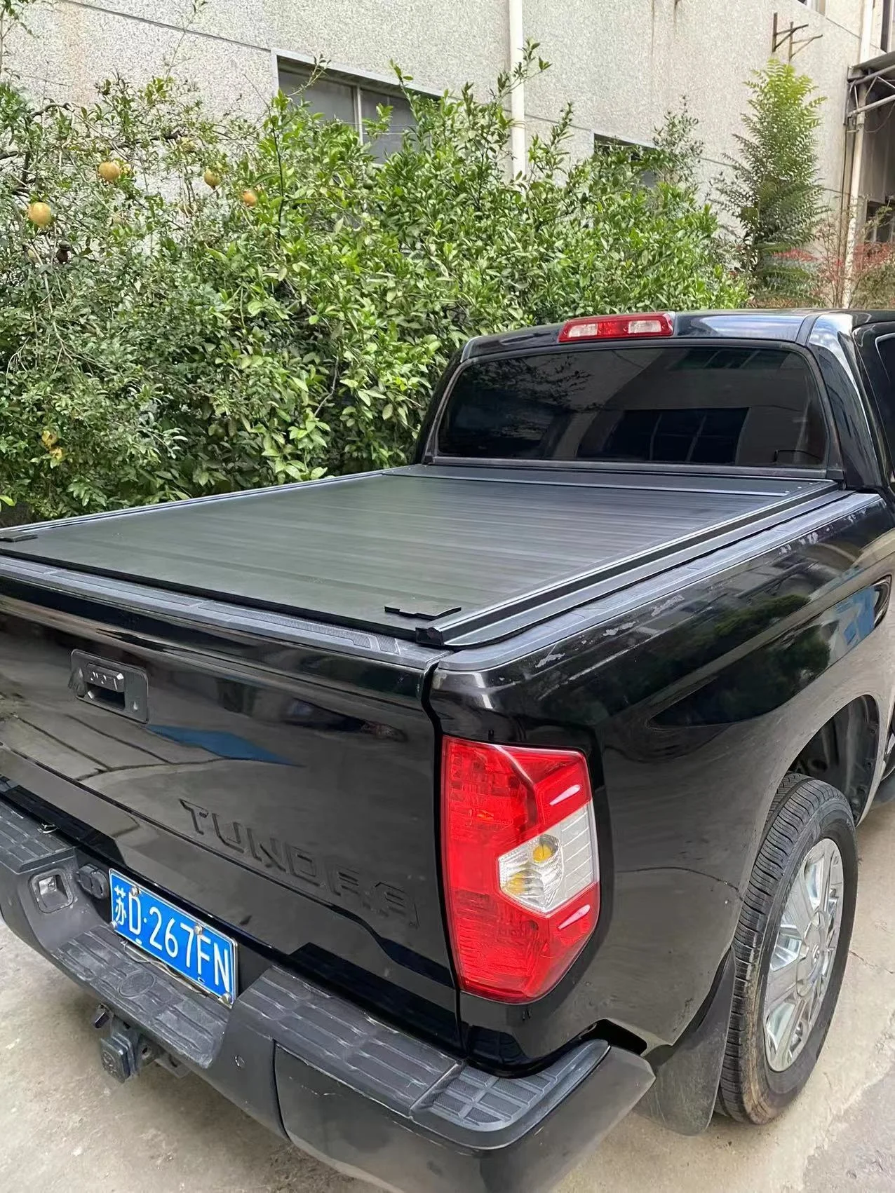 

Hot selling aluminum alloy Navara pickup rolling shutter door Tonneau cover gate F150 Silverado GMC Tundra Tacoma BT50